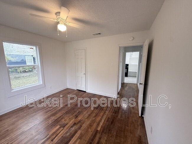 Photo - 620 N Walnut St