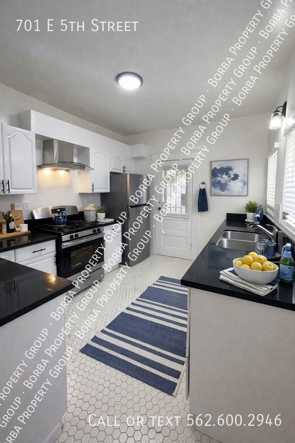 Photo - 701 E 5th St