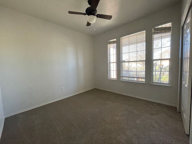 Photo - 4902 Golden Gate Dr