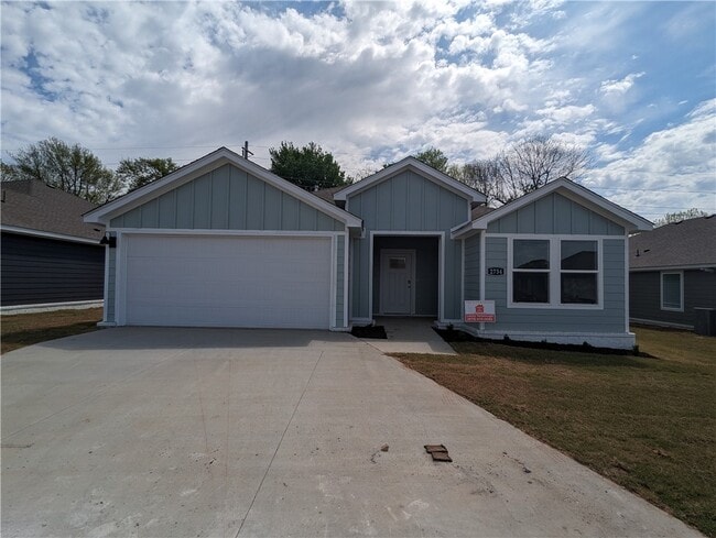 Building Photo - 2734 N Snowball Dr