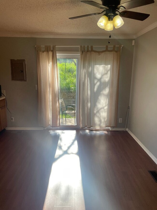 Photo - Townhouse for rent 2 bed 1.5 bath Castle Rock Co