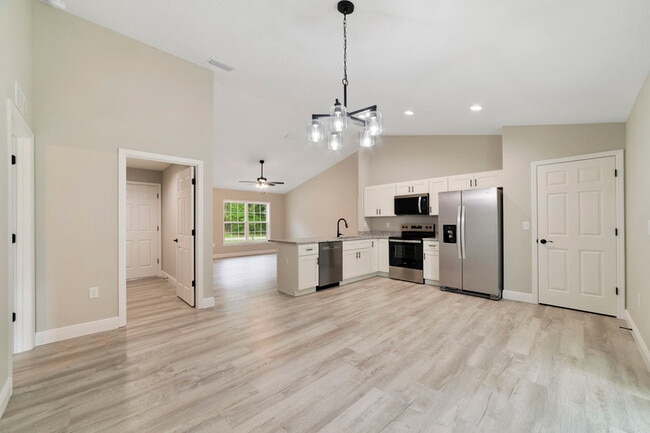 Photo - 8949 N Cortlandt Dr