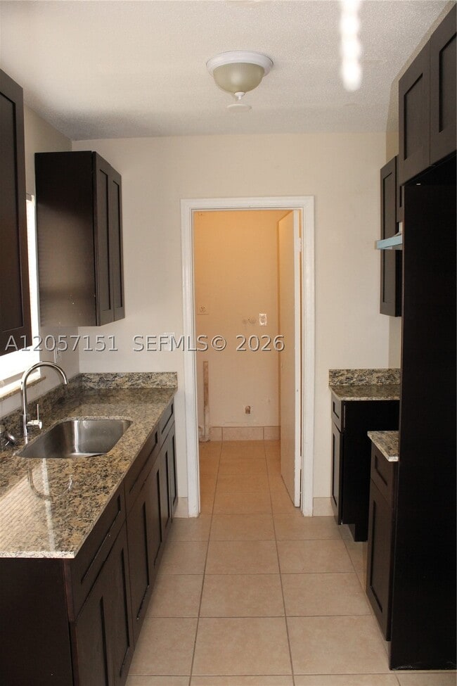 Photo - 334 SW 2nd St Unit 1