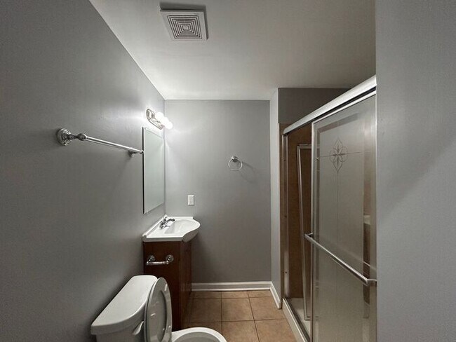 2 Bedrooms 2 Bathrooms