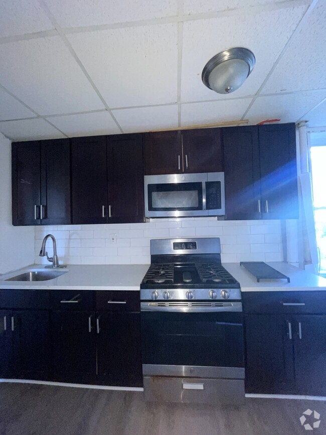 The state of the art kitchen - 42 W 29th St Unit 2B Rental