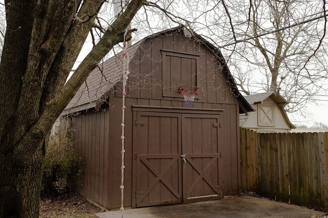 Photo - 1911 S Saratoga Ave