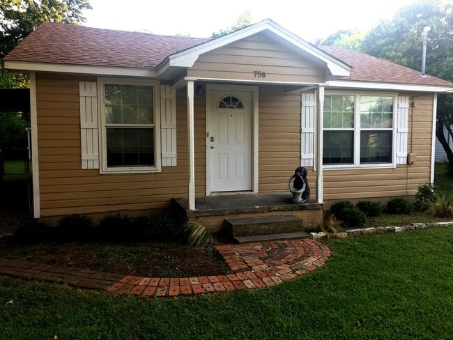 Photo - 756 N Barton Ave