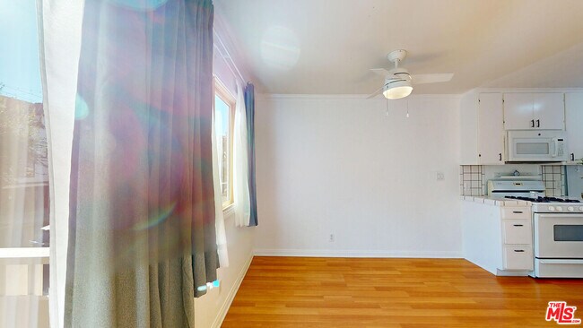 Photo - 14005 Milbank St Unit 3