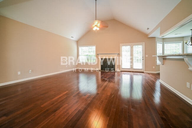 Photo - 200 Masters Way