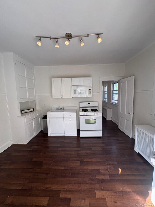 42 Pleasant Pl