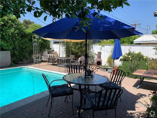 Building Photo - 4943 Topanga Canyon Blvd Rental