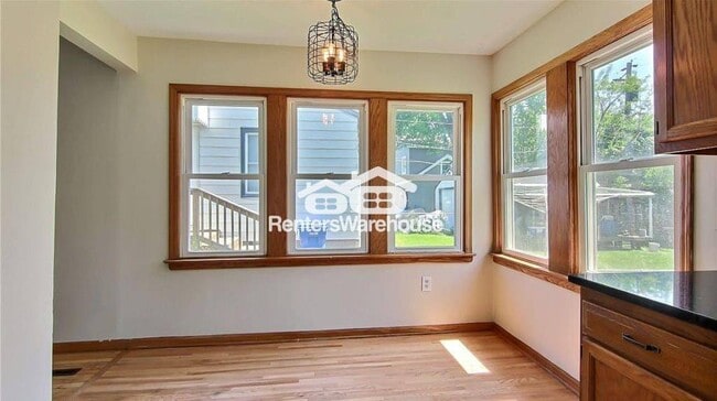 Photo - 861 N Algonquin Ave