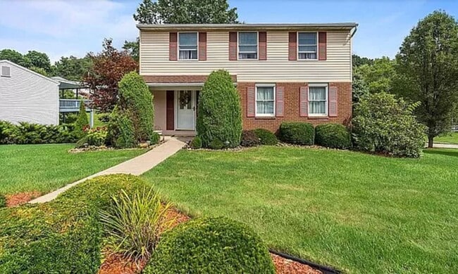 Building Photo - Charming Home! 4 Bedroom 2.5 Bathroom - Hopewell