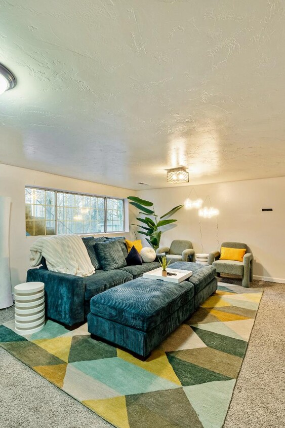 Photo - 4233 S Holladay Blvd - ?? 3BR Unfurnished Upstairs Unit of a Duplex