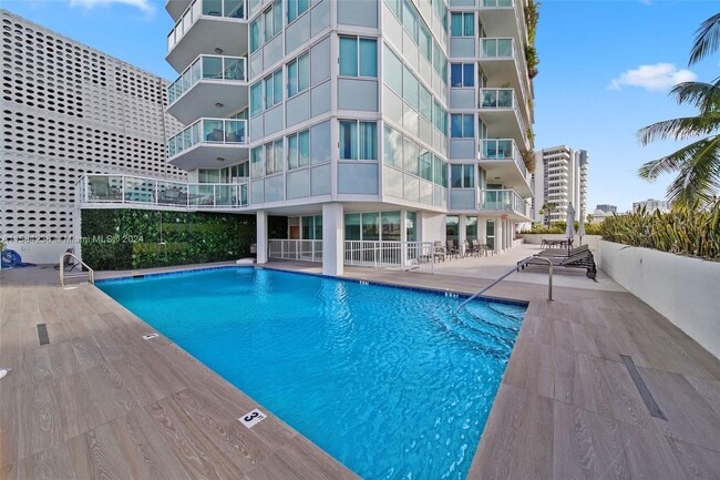 3411 Indian Creek Dr Unit 1202