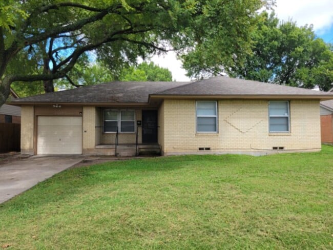 Building Photo - 3 BEDROOM IN SHILOH TERRACE Rental