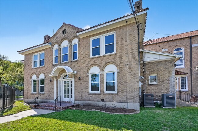 Photo - 3410 Austin St