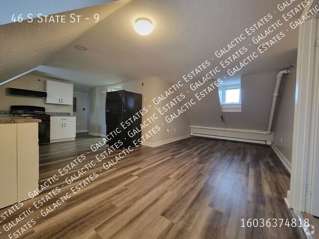 Building Photo - Gigantic 4 bedroom 1 bath apartment Concor... Unit 9