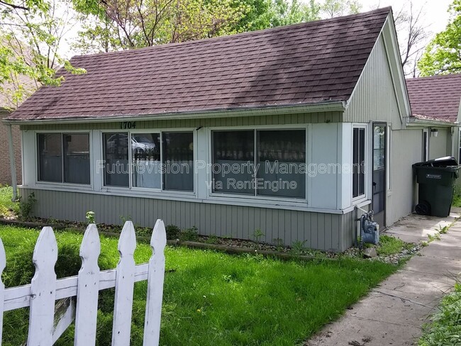 Photo - 1704 Belleview Ave