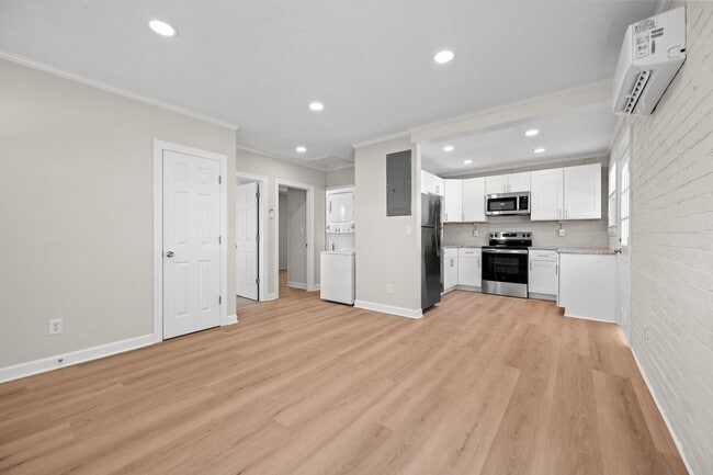 Photo - 132 Madison Cir Unit A