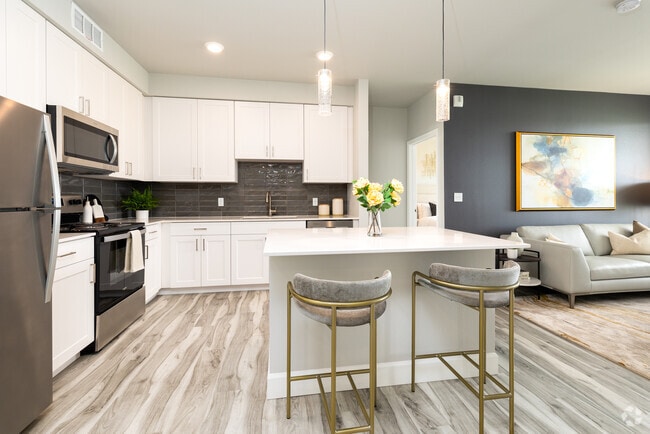 2BR, 2BA - 1006SF - Kitchen