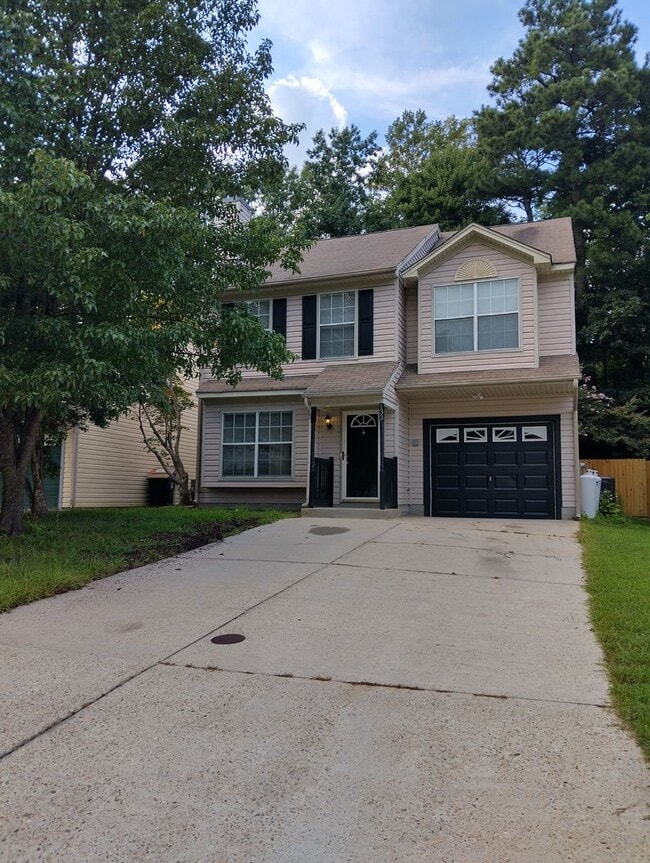 Building Photo - 3bd/2.5ba House