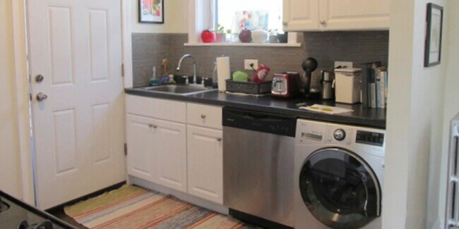 Photo - 2133 W Giddings St Apartments Unit 2131-3C
