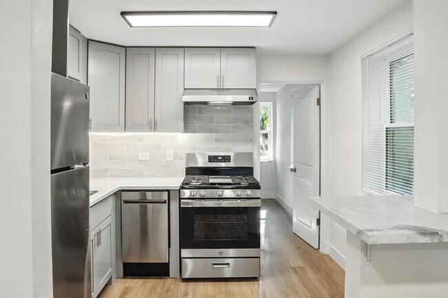 Building Photo - 1364 Lafayette St Unit 1