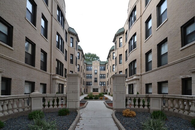 Building Photo - 4043 N Ashland Ave Rental