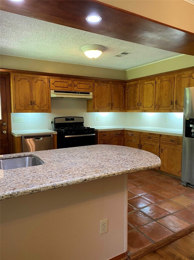 Photo - 2115 Gardenia Dr