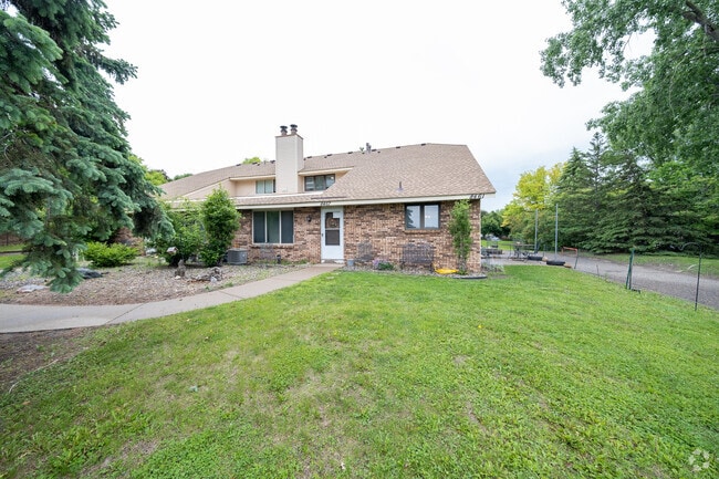 Building Photo - 8467 144th St W Rental