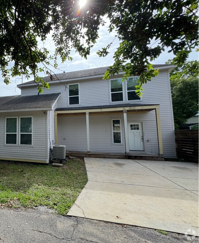 Building Photo - 3701 Derbigny St Rental