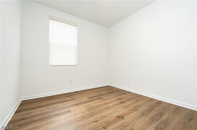 Photo - 98 Brewster Dr