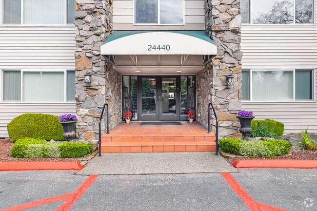 Red Carpet Apartments
