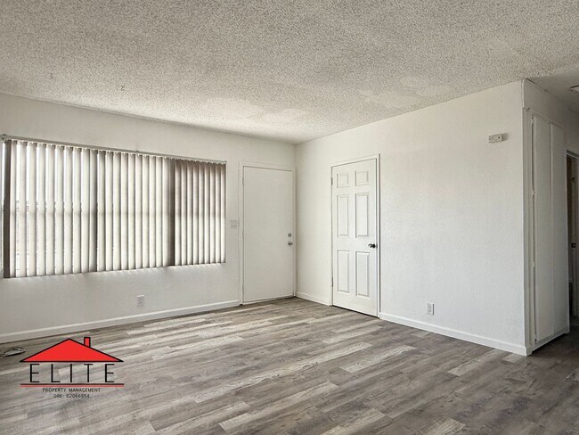 Photo - AVAILABLE NOW!! 1/2 OFF FIRST MONTH"S RENT!