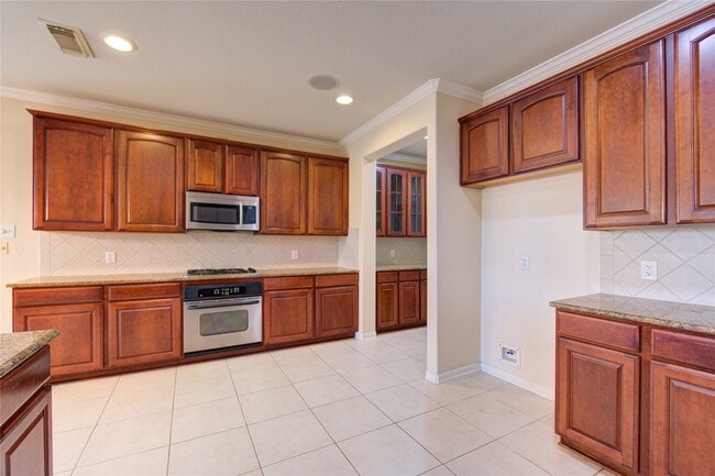 Photo - 5802 Horseshoe Falls