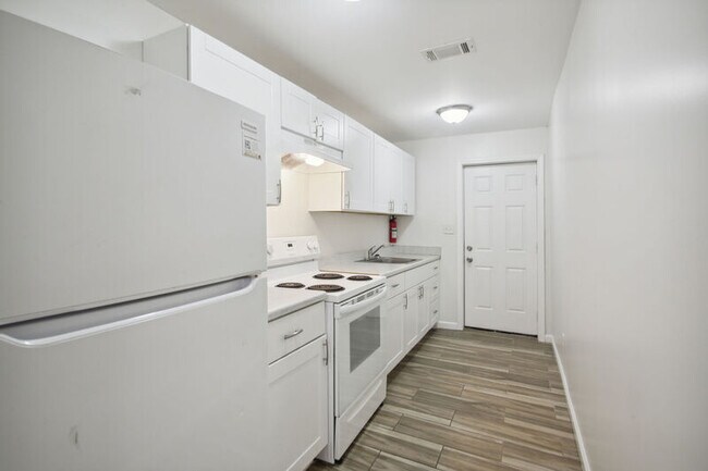 Photo - 615 Oliver St NW