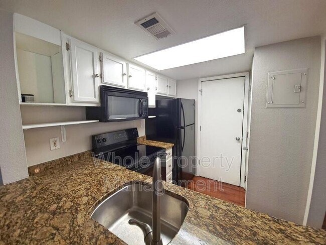 Photo - 1250 S Monaco St Pkwy Unidad 39