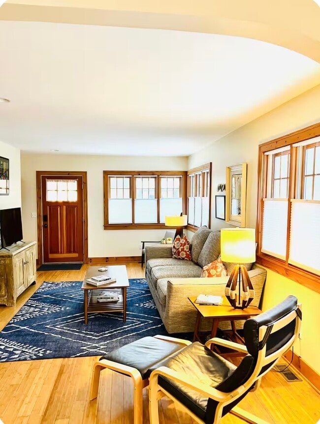 Photo - 520 S Maple St