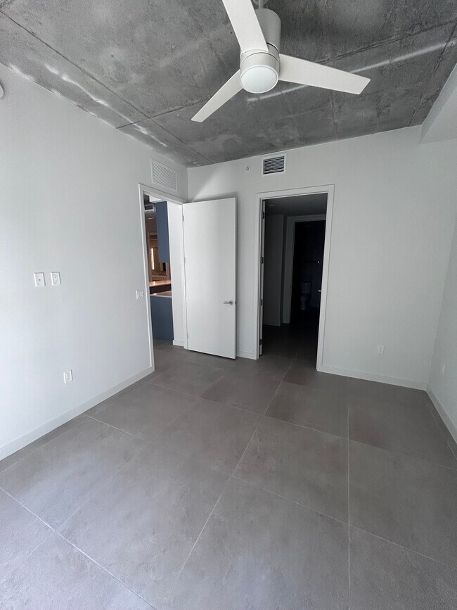 Photo - 1969 NW 3rd Ave Unidad 503