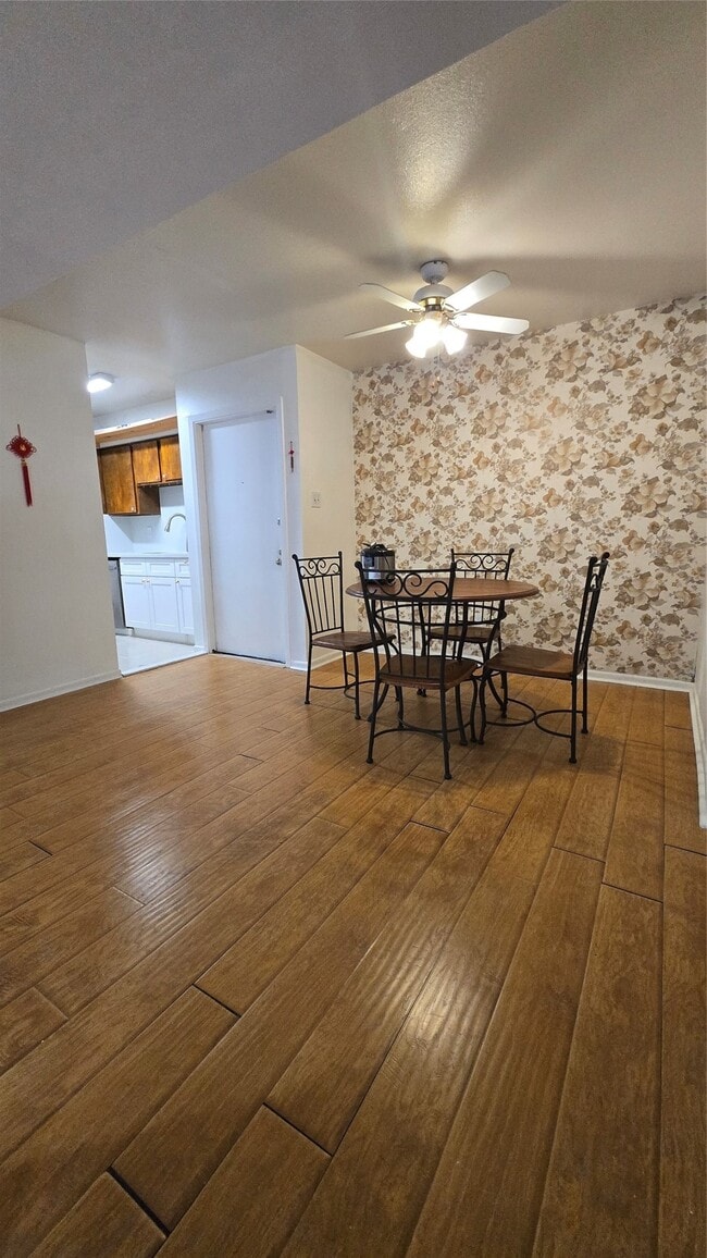 Photo - 8427 Hearth Dr Unit 4