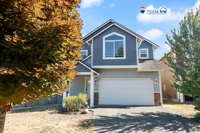Building Photo - MOVE IN READY! Heat pump with A/C - 4 bdrm home with den and large loft, fenced back yard. On cul...