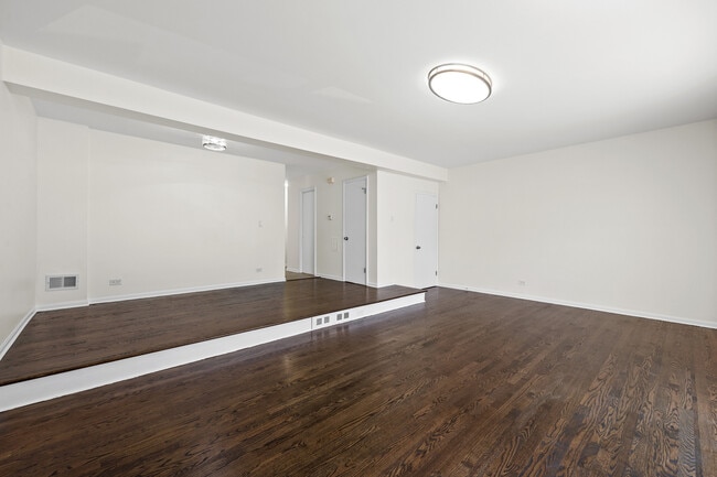 Photo - 1615 W Greenleaf Ave