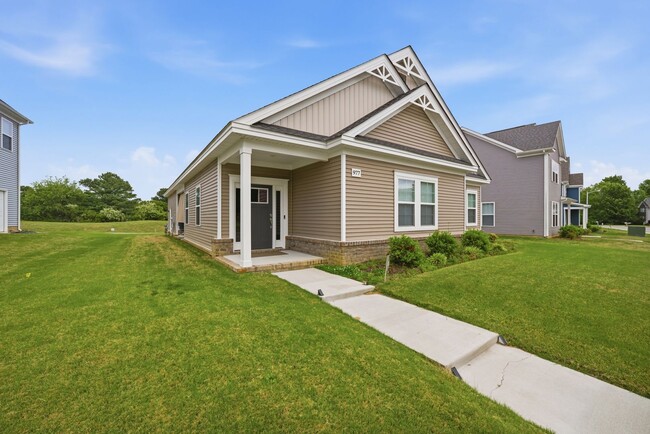 977 Hillpoint Rd
