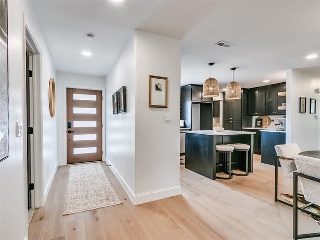 Photo - 700 Greenwood Dr