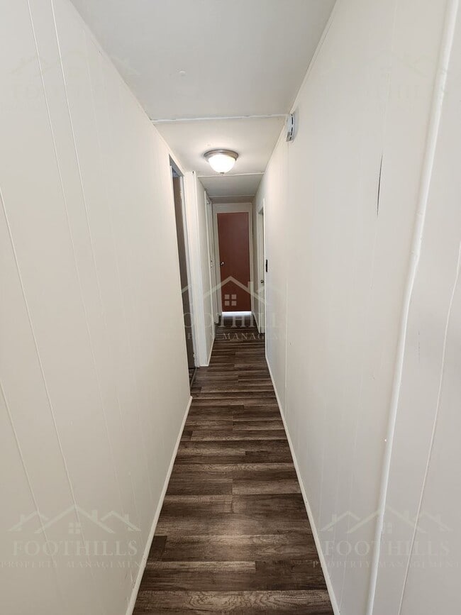 Photo - 105 McFarlin Way