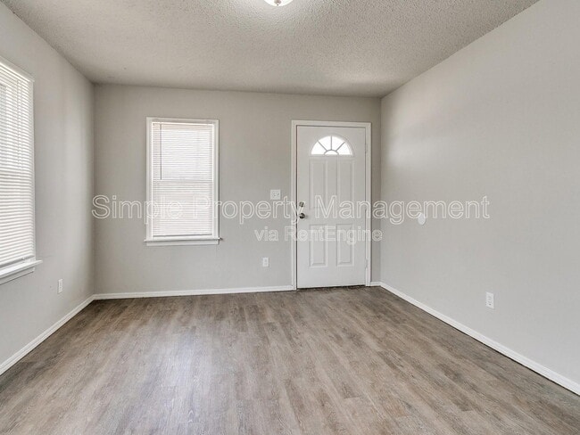 Photo - 4007 N Rockwell Ave