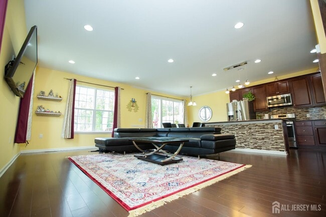 Photo - 101 Pearce Ln