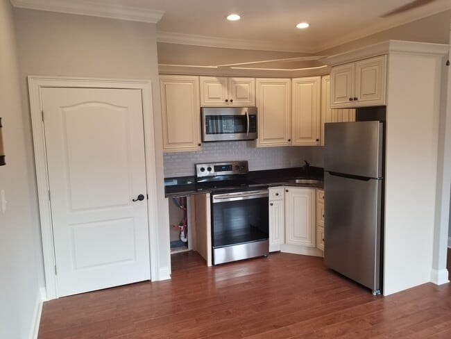 Photo - 11 E State St Unit Front