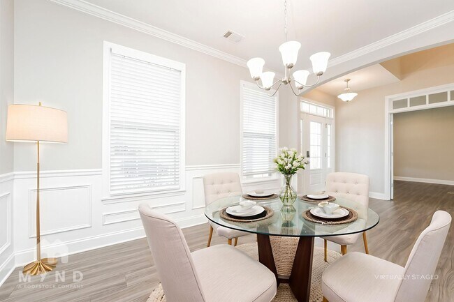 Photo - 584 Michigan Cir